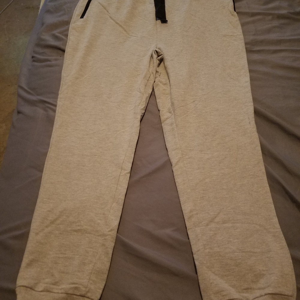 NWT-Grey Ladies Joggers size XL